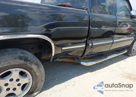 2002 Chevrolet Silverado 1500 Ls z USA, uszkodzony, nr VIN 2GCEK19T821147273